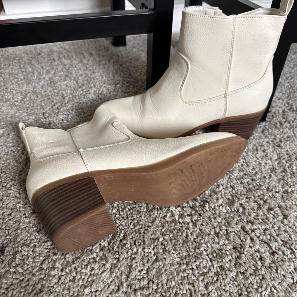 Old Navy Cream Ankle Booties with Stacked Brown Heel